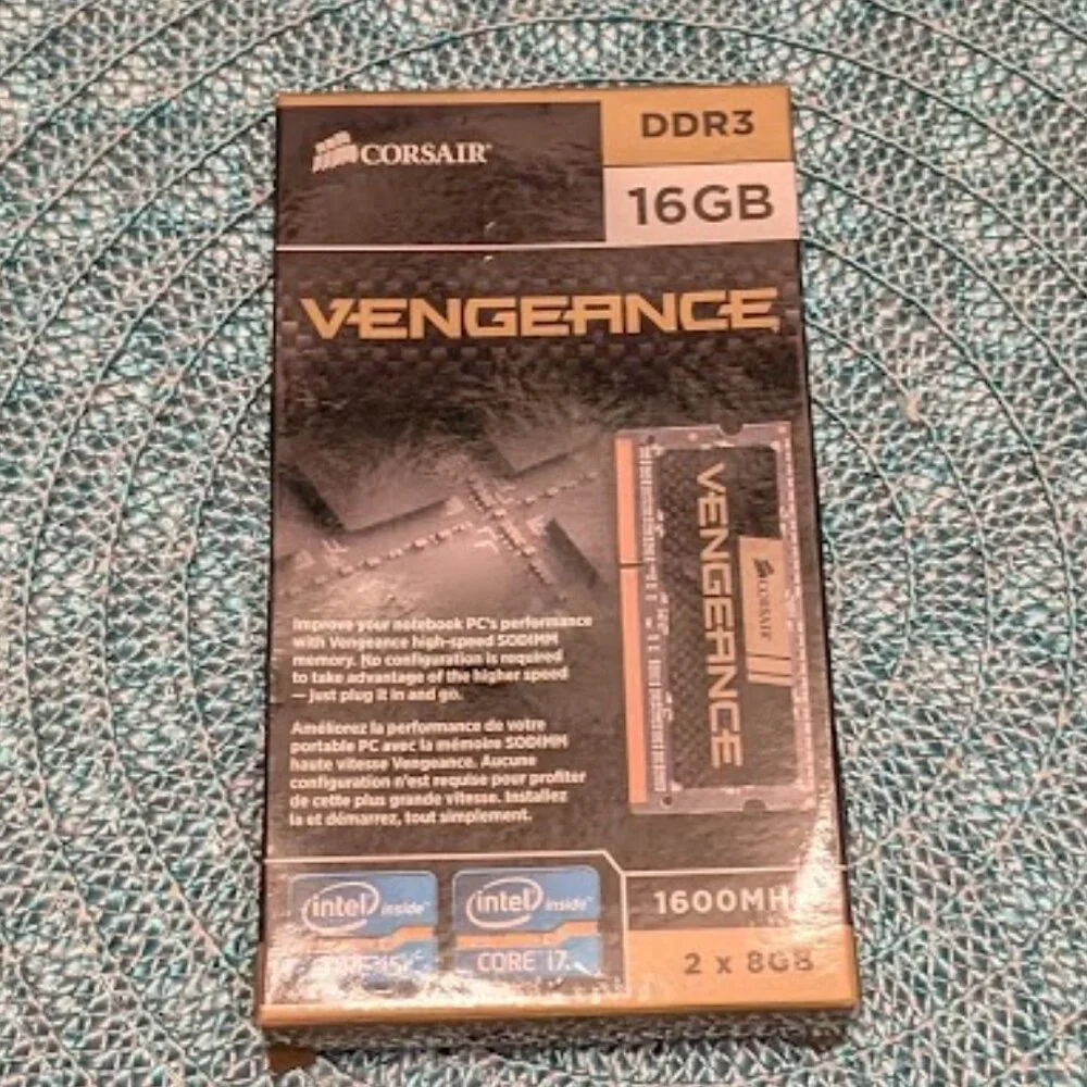 GT1 CORSAIR Vengeance 16GB Laptop Memory Kit